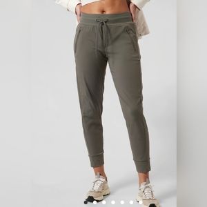 Athleta Trekkie North Jogger